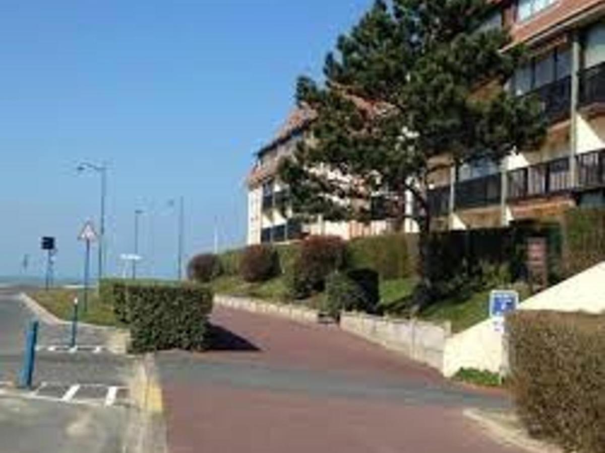 Appartement Refait A Neuf Avec Loggia Et Parking, A 2 Pas De La Plage Et Des Commerces - Fr-1-712-7 Villers-sur-Mer Exterior photo